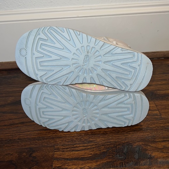 UGG I Do! Sparkles Short Bridal Shearling Boot, White Size 5 - Picture 7 of 7